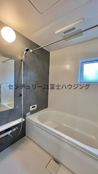 �_�ސ쌧������s�����u2���ڂ̐V�z��ˌ��Ă̗���