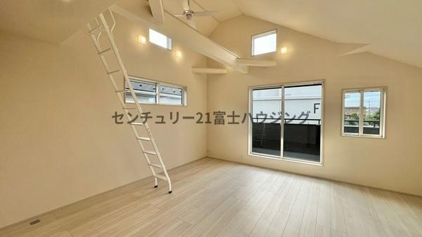 �_�ސ쌧������s�����u2���ڂ̐V�z��ˌ��Ẵ��r���O