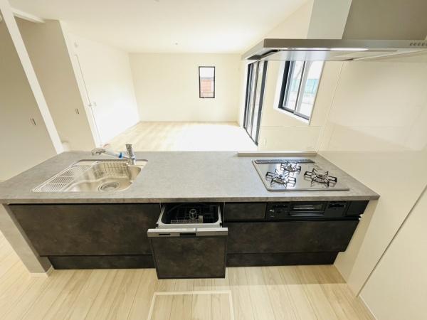 �_�ސ쌧������s����1���ڂ̐V�z��ˌ��ẴL�b�`��