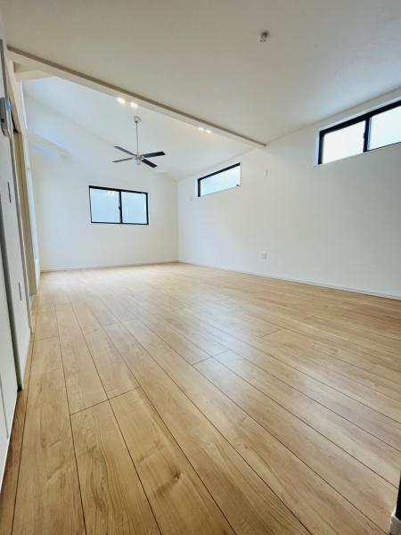 �_�ސ쌧������s����1���ڂ̐V�z��ˌ��Ẵ��r���O