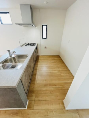 �_�ސ쌧������s����1���ڂ̐V�z��ˌ��ẴL�b�`��