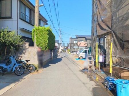 �_�ސ쌧������s�����̒��È�ˌ��Ă̑O�ʓ��H�܂ތ��n�ʐ^