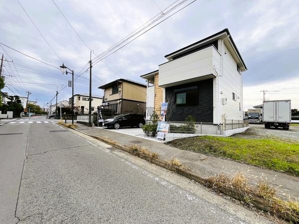 _ސ쌧s̐VzˌĂ̑OʓH܂ތnʐ^