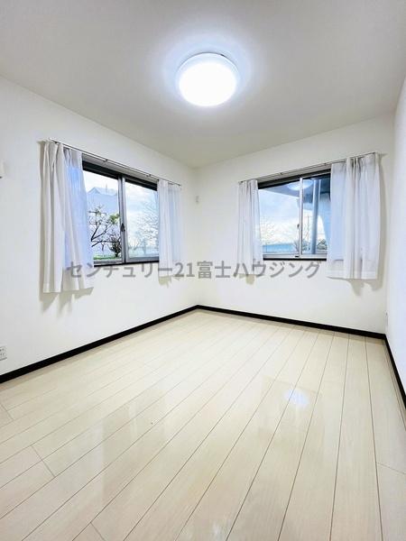 �_�ސ쌧������s�����̒��È�ˌ��Ă̎q������