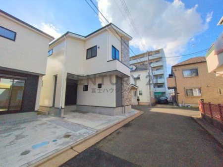 _ސ쌧s̐VzˌĂ̑OʓH܂ތnʐ^