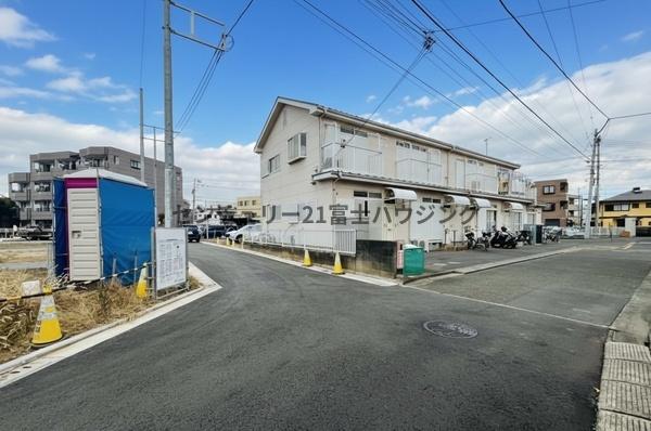 �_�ސ쌧������s�o�����̓y�n�̑O�ʓ��H�܂ތ��n�ʐ^