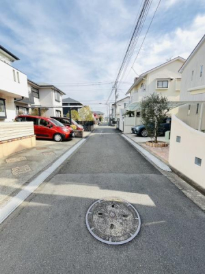 �_�ސ쌧������s��̒��È�ˌ��Ă̑O�ʓ��H�܂ތ��n�ʐ^