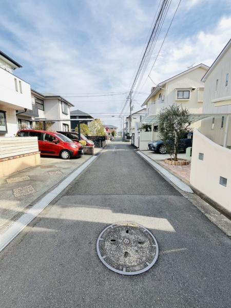 �_�ސ쌧������s��̒��È�ˌ��Ă̑O�ʓ��H�܂ތ��n�ʐ^