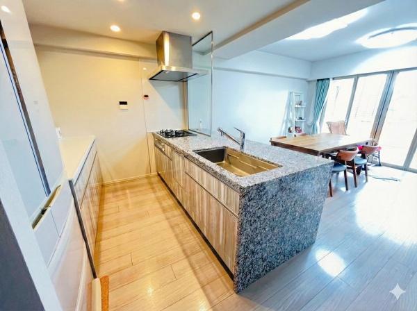 �_�ސ쌧���l�s��q��X6���ڂ̒��Ã}���V�����̃L�b�`��