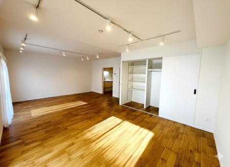 �_�ސ쌧������s����1���ڂ̒��Ã}���V�����̃��r���O