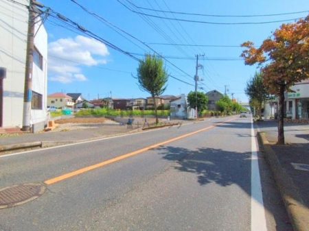 �_�ސ쌧������s����̐V�z��ˌ��Ă̑O�ʓ��H�܂ތ��n�ʐ^