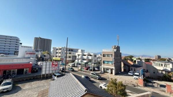 �_�ސ쌧������s�{��1���ڂ̒��Ã}���V�����̏Z�˂���̒��]�ʐ^