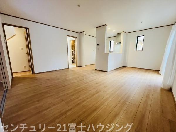 �_�ސ쌧������s����4���ڂ̐V�z��ˌ��Ẵ��r���O