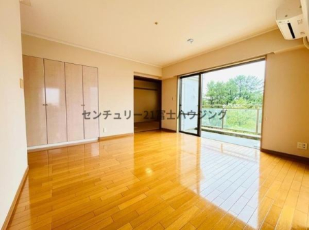 �_�ސ쌧������s���C�ݓ�6���ڂ̒��Ã}���V�����̃��r���O