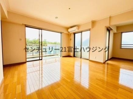 �_�ސ쌧������s���C�ݓ�6���ڂ̒��Ã}���V�����̃��r���O