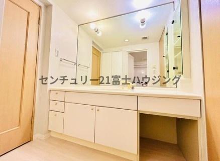 �_�ސ쌧������s���C�ݓ�6���ڂ̒��Ã}���V�����̐��ʑ�E���ʏ�