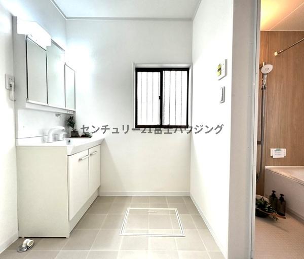 �_�ސ쌧������s�����̒��È�ˌ��Ă̐��ʑ�E���ʏ�