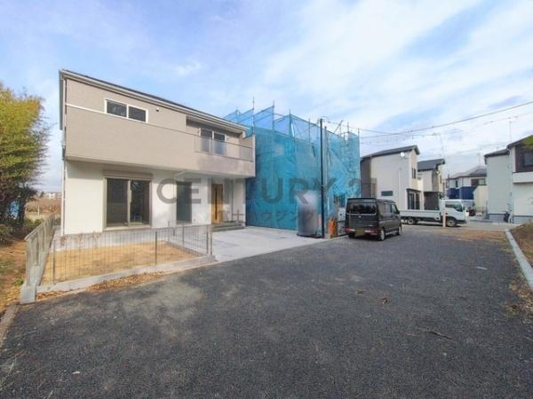 �_�ސ쌧������s�~���̐V�z��ˌ��Ă̑O�ʓ��H�܂ތ��n�ʐ^