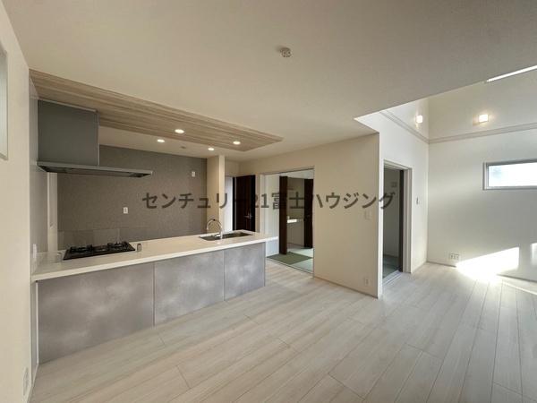 �_�ސ쌧������s�l�{��̐V�z��ˌ��Ẵ��r���O