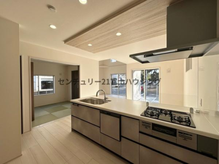 �_�ސ쌧������s�l�{��̐V�z��ˌ��ẴL�b�`��