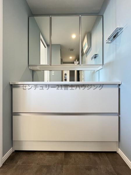 �_�ސ쌧������s�Ï��̒��Ã}���V�����̐��ʑ�E���ʏ�