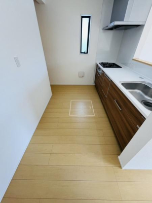 �_�ސ쌧������s����2���ڂ̐V�z��ˌ��ẴL�b�`��