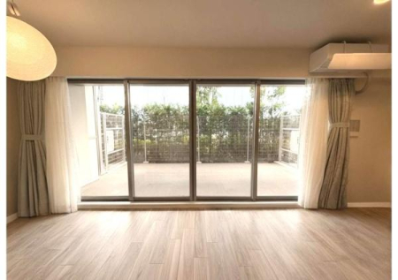 �_�ސ쌧������s�߂���̒��Ã}���V�����̃��r���O