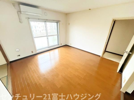 �_�ސ쌧����s���̒��Ã}���V�����̃��r���O