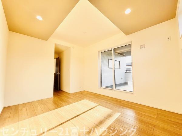 �_�ސ쌧����s�����̐V�z��ˌ��Ă̐Q��