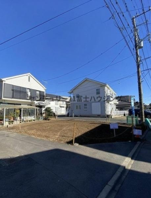 �_�ސ쌧������s�ԉH���̓y�n�̑O�ʓ��H�܂ތ��n�ʐ^