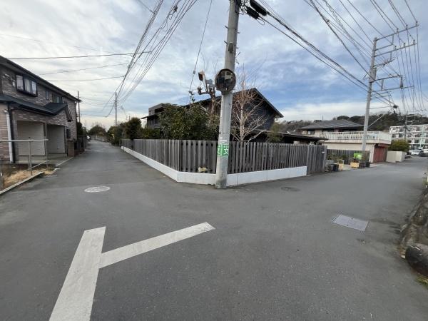 �_�ސ쌧������s�ԉH���̓y�n�̑O�ʓ��H�܂ތ��n�ʐ^