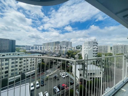 �_�ސ쌧���q�s���{�̒��Ã}���V�����̏Z�˂���̒��]�ʐ^