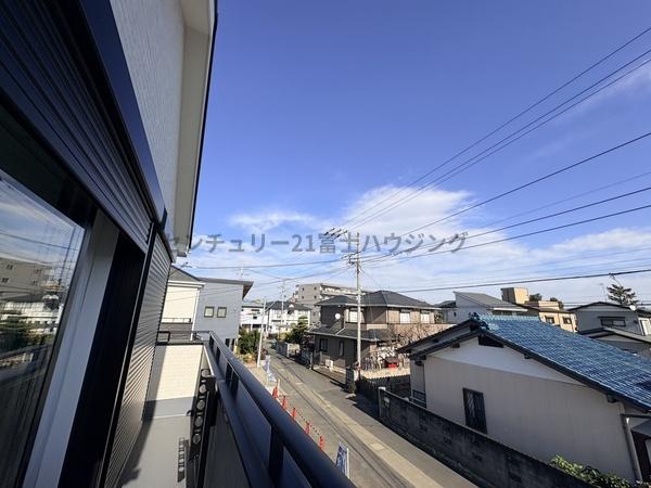 �_�ސ쌧������s������2���ڂ̐V�z��ˌ��Ă̏Z�˂���̒��]�ʐ^