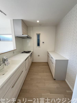 �_�ސ쌧������s����5���ڂ̐V�z��ˌ��ẴL�b�`��