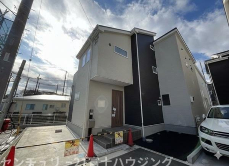 �_�ސ쌧������s����5���ڂ̐V�z��ˌ��Ă̑O�ʓ��H�܂ތ��n�ʐ^