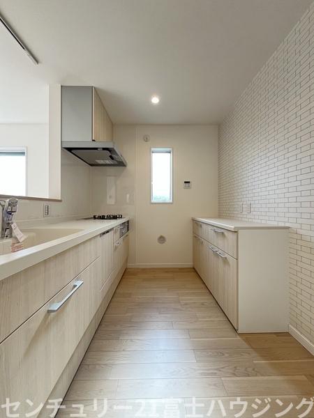 �_�ސ쌧������s����5���ڂ̐V�z��ˌ��ẴL�b�`��