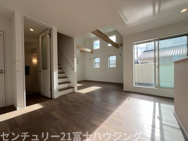 �_�ސ쌧������s����5���ڂ̐V�z��ˌ��Ẵ��r���O