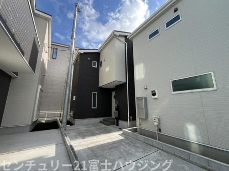 �_�ސ쌧������s����5���ڂ̐V�z��ˌ��Ă̌��n�O�ώʐ^