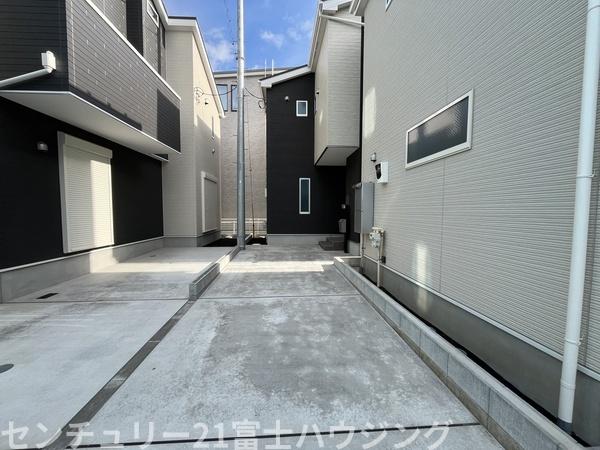 �_�ސ쌧������s����5���ڂ̐V�z��ˌ��Ă̒��ԏ�