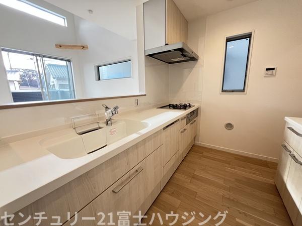 �_�ސ쌧������s����5���ڂ̐V�z��ˌ��ẴL�b�`��