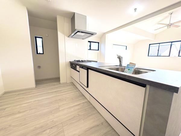 �_�ސ쌧������s���a���̐V�z��ˌ��ẴL�b�`��