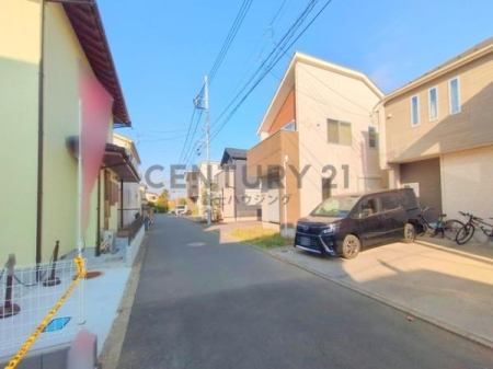 �_�ސ쌧����s�勘3���ڂ̐V�z��ˌ��Ă̑O�ʓ��H�܂ތ��n�ʐ^