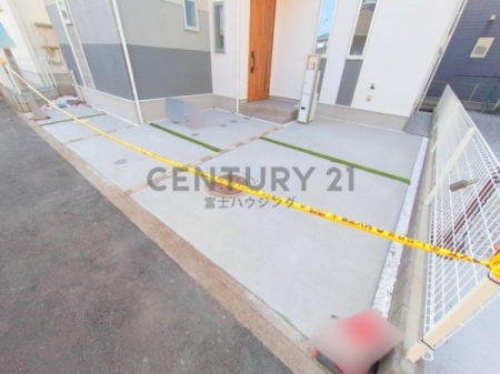 �_�ސ쌧����s�勘3���ڂ̐V�z��ˌ��Ă̒��ԏ�