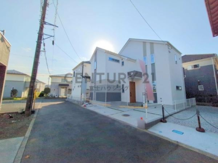 �_�ސ쌧����s�勘3���ڂ̐V�z��ˌ��Ă̑O�ʓ��H�܂ތ��n�ʐ^