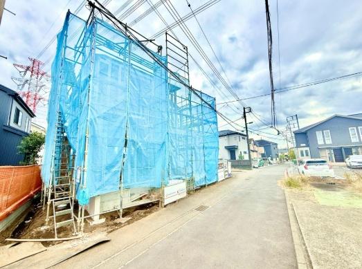 �_�ސ쌧����s���q�̐V�z��ˌ��Ă̑O�ʓ��H�܂ތ��n�ʐ^