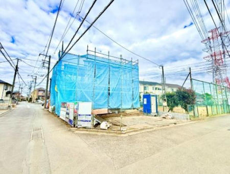 �_�ސ쌧����s���q�̐V�z��ˌ��Ă̑O�ʓ��H�܂ތ��n�ʐ^