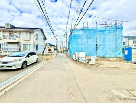 �_�ސ쌧����s���q�̐V�z��ˌ��Ă̑O�ʓ��H�܂ތ��n�ʐ^