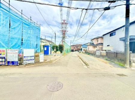 �_�ސ쌧����s���q�̐V�z��ˌ��Ă̑O�ʓ��H�܂ތ��n�ʐ^