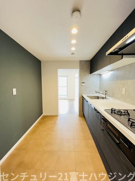 �_�ސ쌧������s�ԏ����̒��Ã}���V�����̃L�b�`��