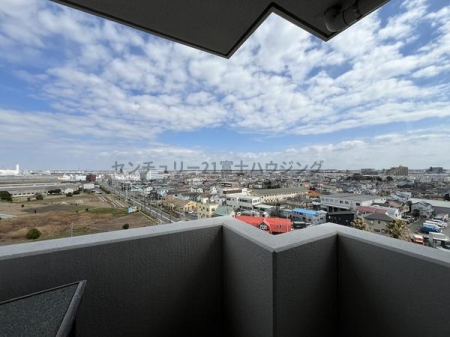 �_�ސ쌧������s���h�̒��Ã}���V�����̏Z�˂���̒��]�ʐ^